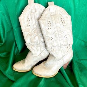 COPY - Size 8M Hot Tomato Boots like new, worn once, not in original box